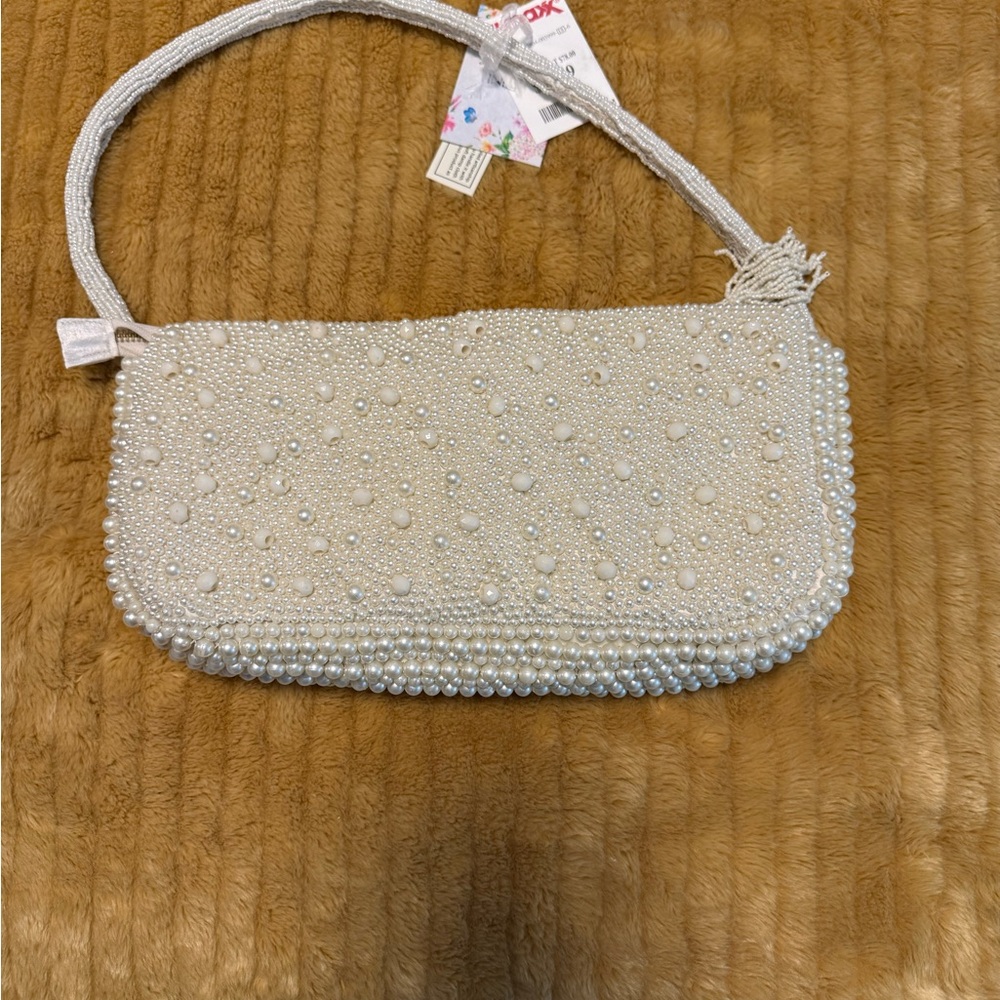 Pearl and Pooka shell beaded bag